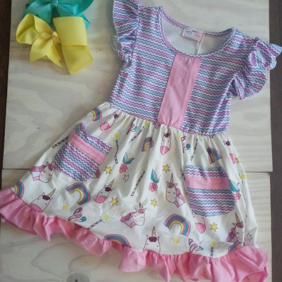 Girls dress - Picture 2 of 3